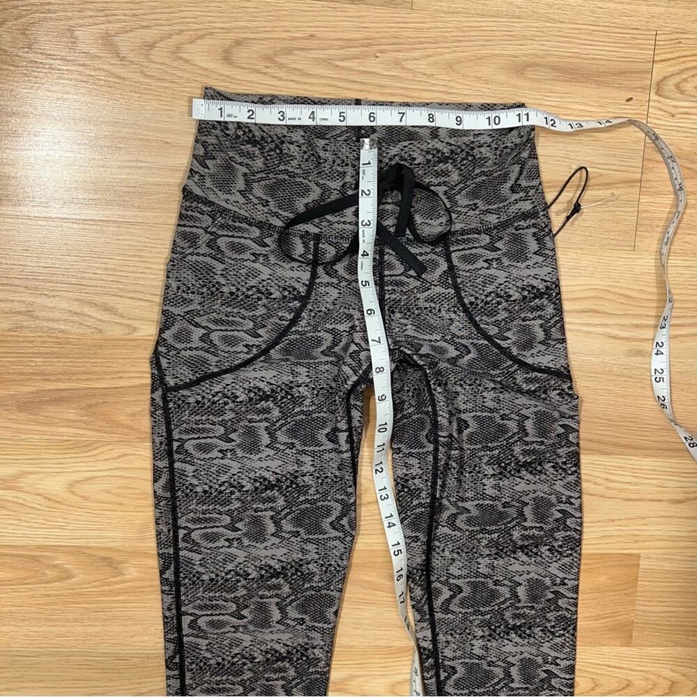 NWT Body Language Python Print Athletic Leggings Size Small - Picture 7 of 12